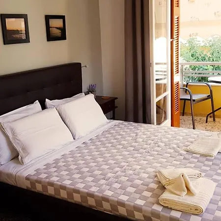 Ellis , Amperia , Crete * La Canea